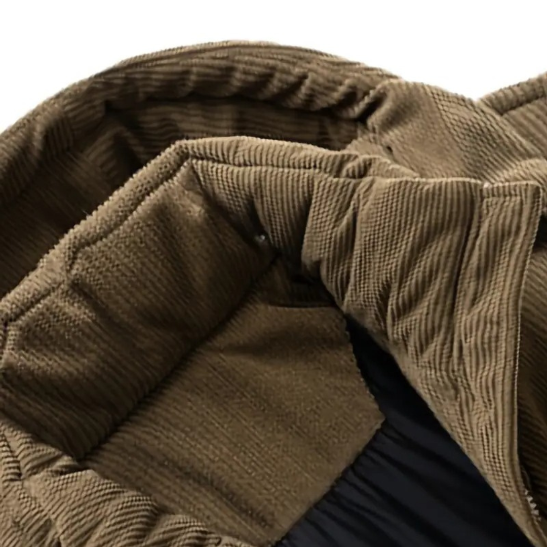 Men’s Puffer Jacket with Accent Hood – Modern Street Style