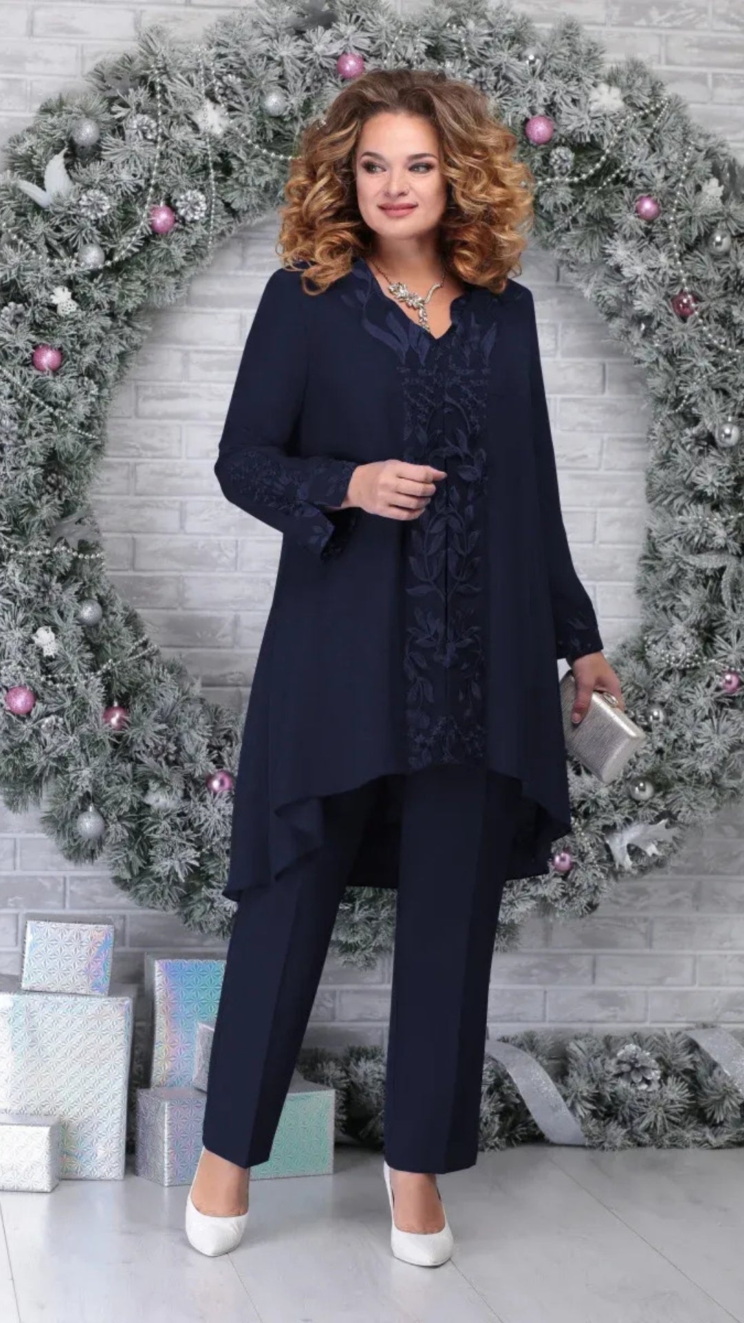 Women’s Blazer and Trouser Set – Two-Piece Coordinated Design